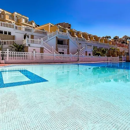 Brilliant Veril Del Duque With Heated Pool Lägenhet